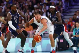 🏀杜兰特23分 詹姆斯21+7+9 约基奇20+5+8 美国轻取塞尔维亚图片