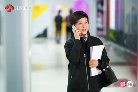 《我的助理不简单》邓婕：吴敬芳的社交能力着实让我羡慕｜角色图片