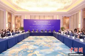 “老外”在辽宁“不见外” 外籍人士入境生活更便利图片