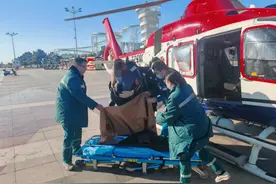陆海空联动！日照出入境边防检查站紧急救助烫伤外籍船员图片