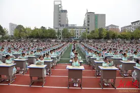 衡南县明德小学：一班一舞，“桌”尔不凡图片