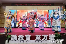 唱念做打“趣”雨花 戏曲传承“嗨”校园图片