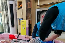 上门助浴师：我想为高龄失能者“澡”回体面图片