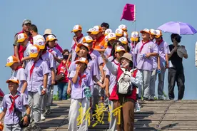 梦回千年入画卷，白马山小学研学团打卡开封清明上河园图片