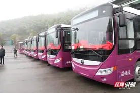 张家界国家森林公园启用新能源客车 迈向“零排放交通时代”图片