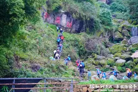 500余名选手游海窝子登狮子山  彭州变赛事“流量”为消费“增量”图片