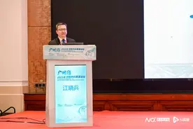 颈椎病席卷至“10后” 当代年轻人如何护住颈椎？图片