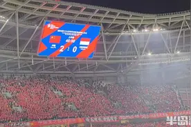 国足在青岛青春足球场2:1战胜印尼！取得世预赛18强赛首胜图片