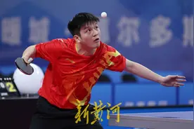 樊振东、许昕各取一分，上海男团乒乓球全锦赛三连冠图片