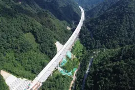 蛟园湾特大桥全幅贯通，娄底互通稳步推进，湖南高速在建项目又有新进展图片