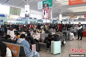 （新春走基层）江西南昌：铁路迎来春节假期返程高峰图片