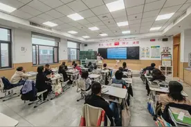 家校合力育未来！南外方山分校召开九年级家长会图片
