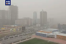 蒙古国多地遭遇沙尘暴，首都乌兰巴托黄沙漫天图片