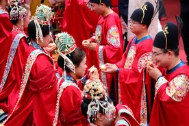 湖北郧阳：“520”集体婚礼 幸福启航#图片