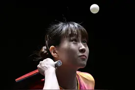 （体育）乒乓球——WTT中国大满贯：刘炜珊晋级图片