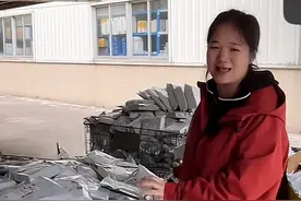 胖东来售卖的红内裤被指掉色，品牌方：产品都有质检报告图片