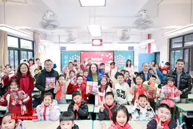 福州二附小、乌山小、一附小、麦小门口……刷屏了！图片