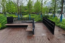 在上海杨浦滨江，一个坐轮椅的人独自出行是什么样的体验？图片
