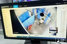 女子在水上乐园淋浴间冲澡，竟有摄像头实时拍摄……图片
