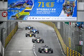 第71届澳门格兰披治大赛车正式开赛图片