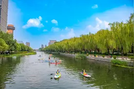 桨板“搭子”齐聚亮马河，水岸联动有的玩有的逛图片