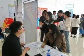 昆明市总工会举办“工会帮就业”活动图片