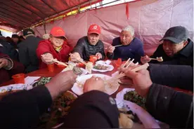 姜楼社区第五届饺子宴热闹开席图片