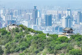 “三月三”上春山，千佛山顶俯瞰泉城新景观图片