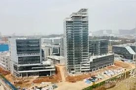 武汉新城项目新进展：一个即将建成，一个冲出地面图片
