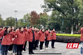 中信湘雅党委组织开展“寻伟人足迹、悟初心使命”主题党日活动图片
