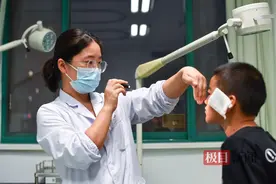 娃儿，晚上带你上医院图片
