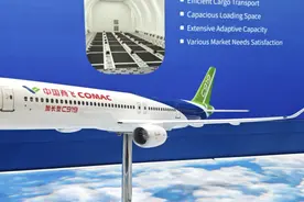 大飞机出海营销！C919交付七架，开通第五条商业航线，在海外展示全系列衍生机型图片