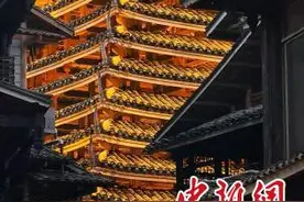 （铸牢共同体 中华一家亲）一座侗寨鼓楼里的民族情谊图片