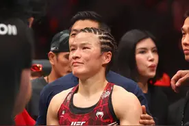 历史一刻！UFC金腰带战上演中国德比，张伟丽卫冕女子草量级冠军图片