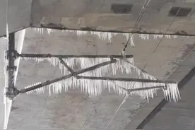 为什么下冻雨，火车会“一路火花带闪电”？图片