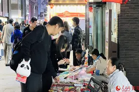秋意渐浓 烟火不减图片