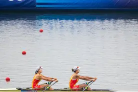 巴黎奥运会｜赛艇首日综合：鲁诗雨/沈双美女子双人双桨首轮过关图片