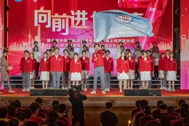 3488名第七届进博会志愿者宣誓上岗图片