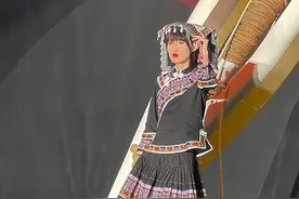 “锦绣计划”十周年丨贵州册亨布依服饰亮相北京T台图片