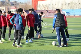 “学生军”也有职业梦！山东大学足球队即将参加中冠联赛图片