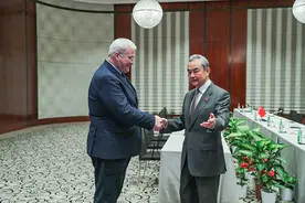 王毅会见乌克兰外长：近年来中国一直是乌第一大贸易伙伴，这来之不易图片