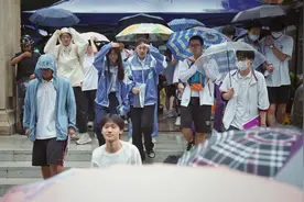 高考作文题不偏不怪，“人”才是万物的尺度 | 新京报快评图片