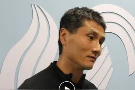 西海岸队换帅如换刀！四轮不败加赢下“齐鲁德比”，新帅邵佳一得到众人认可图片