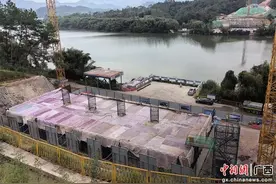 平岑高速北流河特大桥北岸拱座混凝土浇筑完成图片