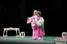 福建芳华越剧院经典剧目《玉蜻蜓》赴浙江温岭展演图片