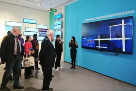 国际友人参访北京“新两翼”：“这是中国式现代化的创造！”图片