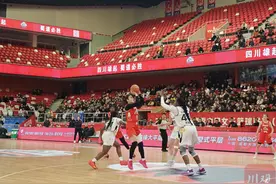 大胜江苏女篮 四川女篮闯入季后赛四强图片
