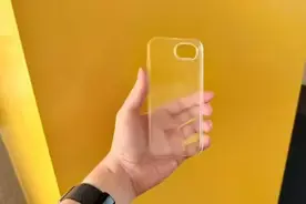 iPhone SE 4手机壳曝光，或延续单摄像头设计，是否改名将揭晓图片