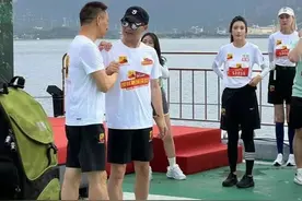 王石郎平汪峰等在深圳大鹏开跑，点赞“最美沿海公路”图片