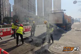 全力治理美化荆马赛道 为马拉松赛护航图片